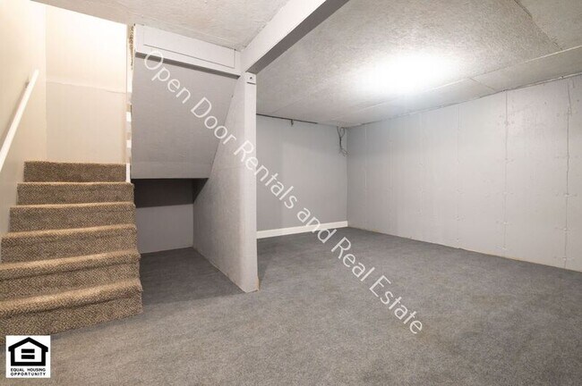 Building Photo - 15012 Tally Ho Dr