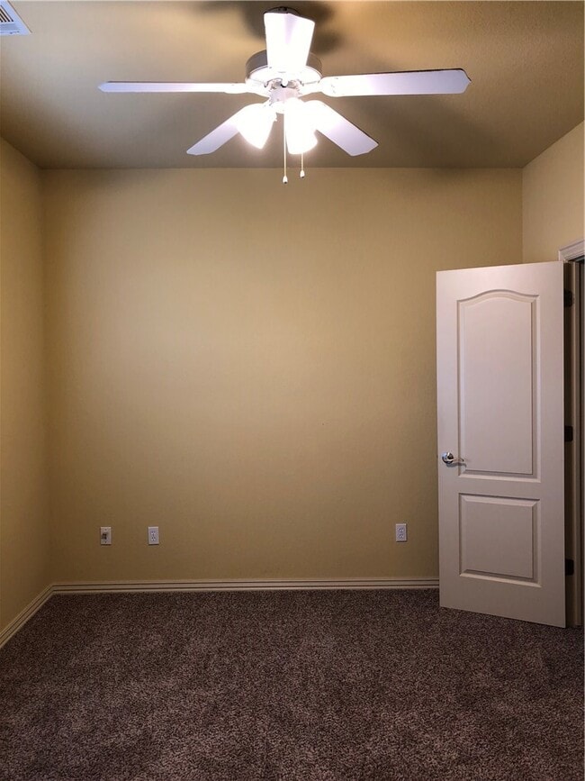 Building Photo - 574 Westford St