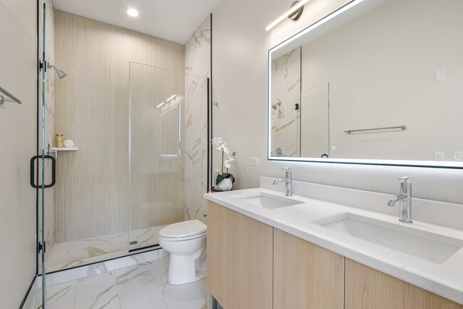 Building Photo - 5753 N Broadway