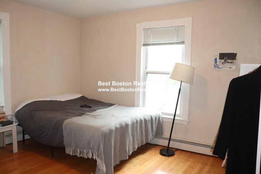 Building Photo - 350 Allston St