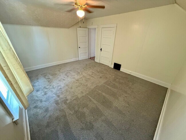 Building Photo - Charming 4-Bedroom, 2-Bath Victorian Home ...