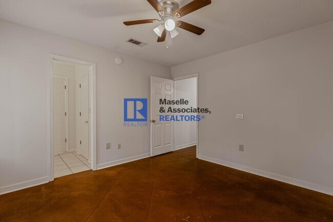 Building Photo - 1212 Barnett Bend Cir