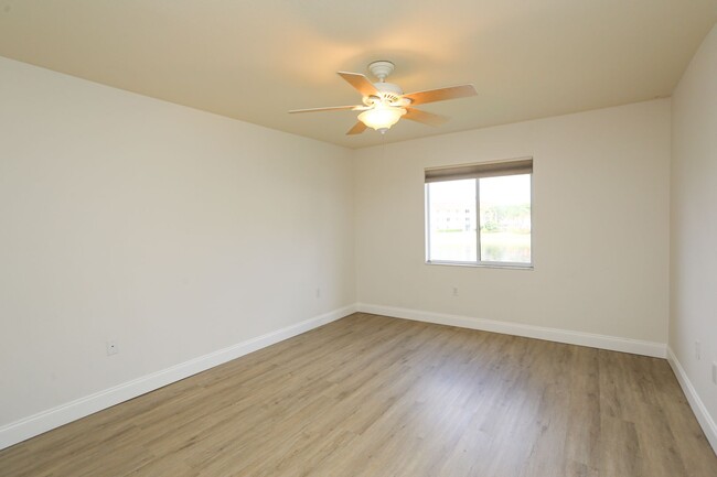 Building Photo - ***NEW PHOTOS ATTACHED***North Naples****G...