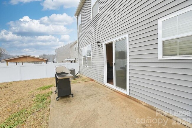 Building Photo - 8140 Clairwood Dr