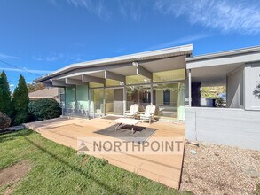 Building Photo - Midcentury Modern Masterpiece