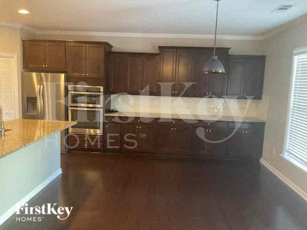 Building Photo - 956 Woodbury Rd