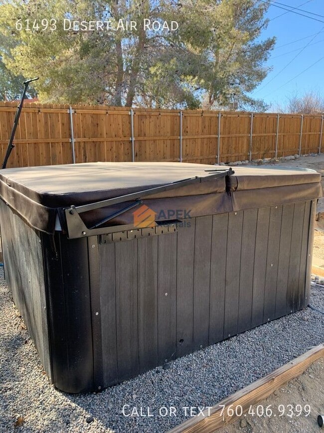 Building Photo - 61493 Desert Air Rd