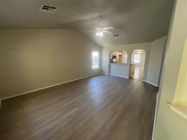 Building Photo - 713 Hogan