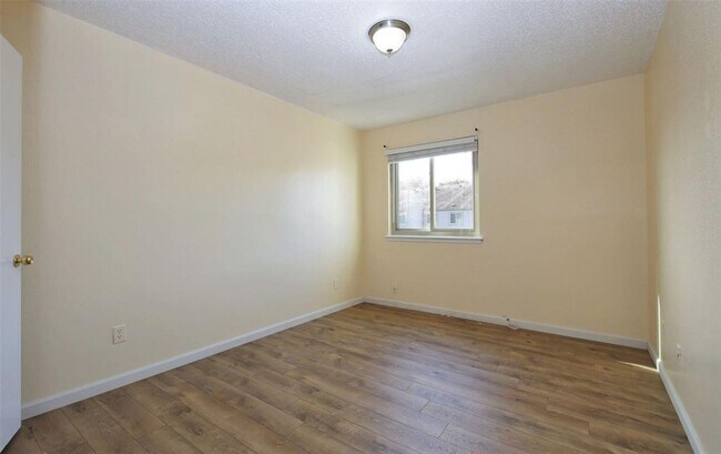 Building Photo - 2115 E Weldon Dr