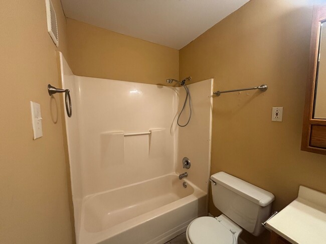 Building Photo - Vinton Avenue Apartments