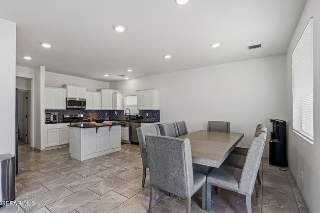 Building Photo - 3601 Hill Sand Pl