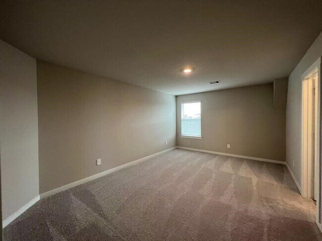 Building Photo - 29339 Red Rocks Pk Dr