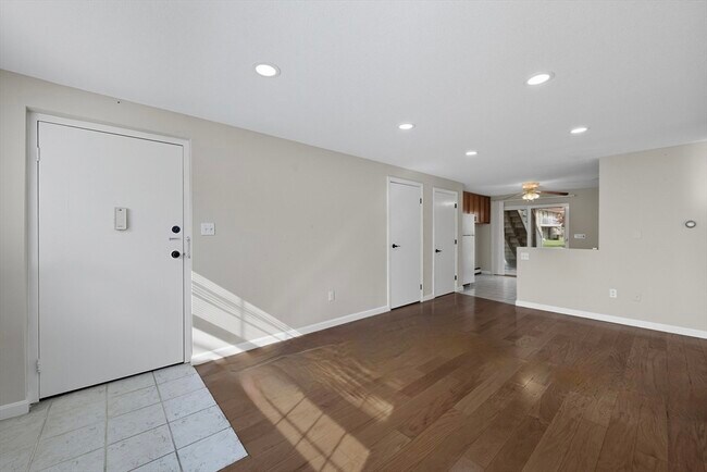 Building Photo - 10 Washington Park Dr