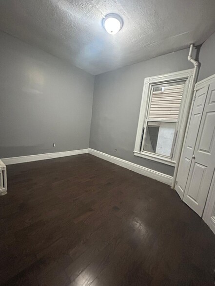 Building Photo - 244 4th St