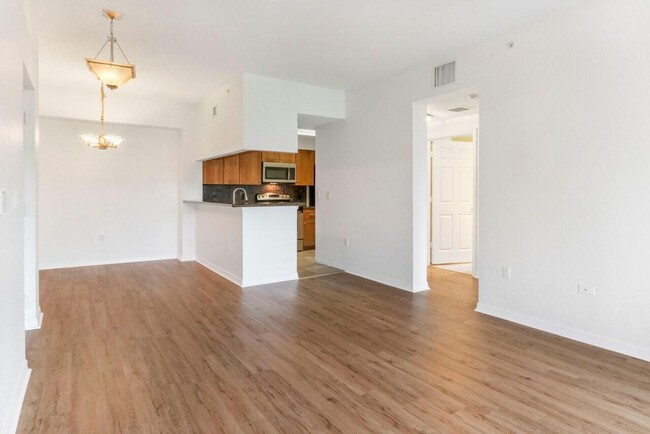Building Photo - 3022 Alcazar Pl