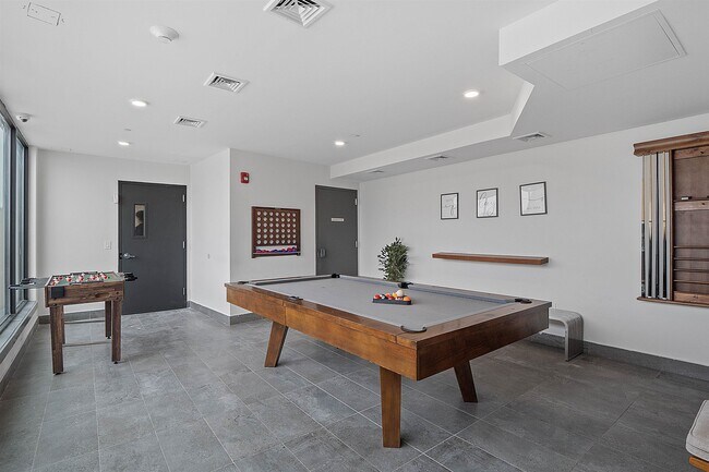 Building Photo - 136-144 Summit Ave