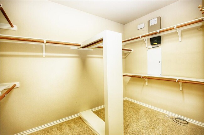 Building Photo - 2916 Dusty Chisolm Trail