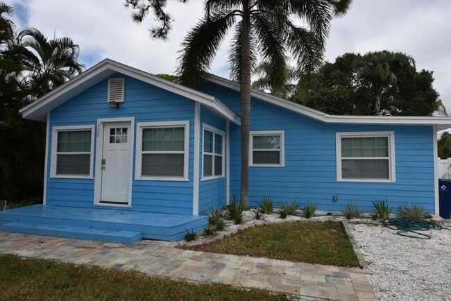 Primary Photo - 528 Tennessee Ave