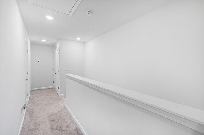 Building Photo - 3 Bedroom Townhome in Magnolia Trace!