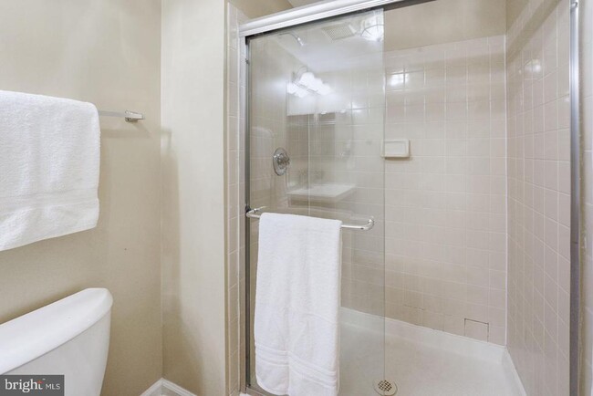Building Photo - 3433 Belleplain Ct