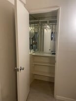 Building Photo - 351 E Thomas Rd