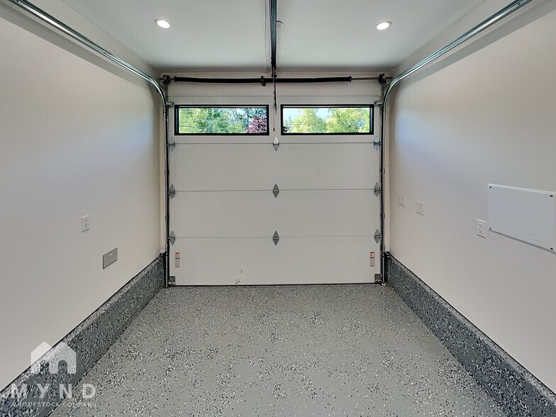 Building Photo - 336 Marshall Dr