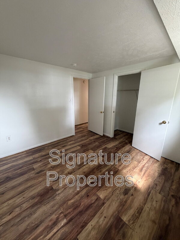 Building Photo - 9397 London Tower Ct