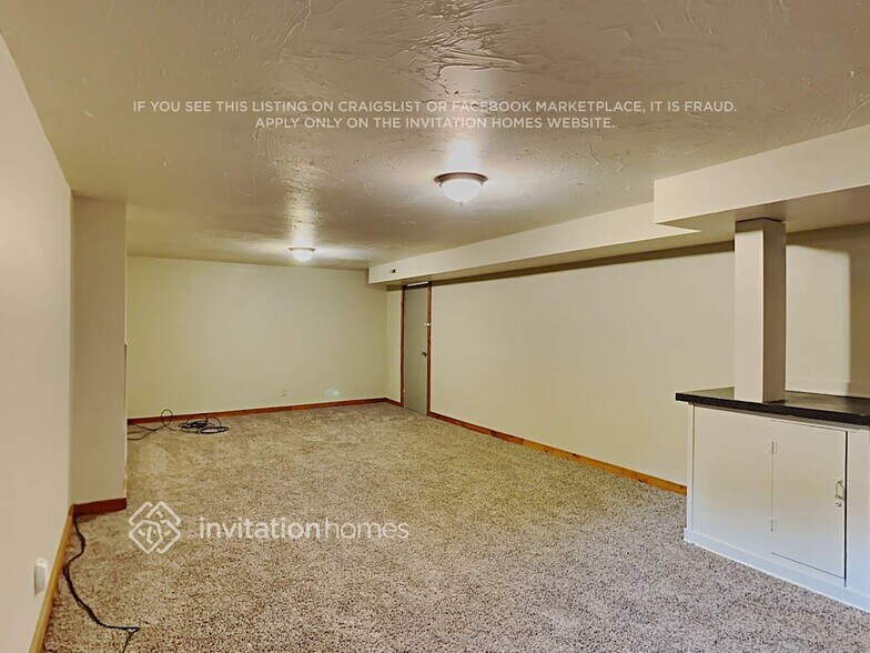 Building Photo - 17477 Java Ct N