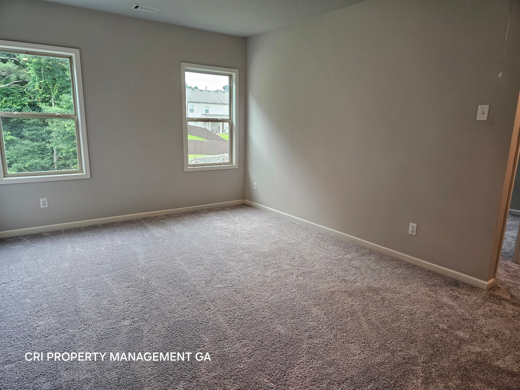 Building Photo - 352 Newshaw Dr