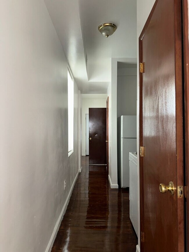 Building Photo - Beautifully Renovated Home! Corner House! Central Air! Available Now!