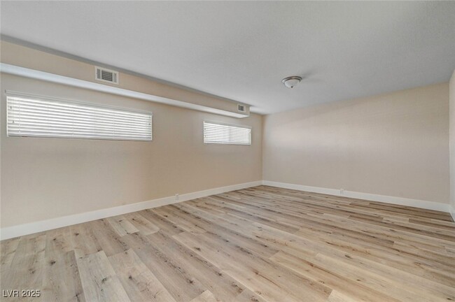 Building Photo - 6121 Edgewood Cir