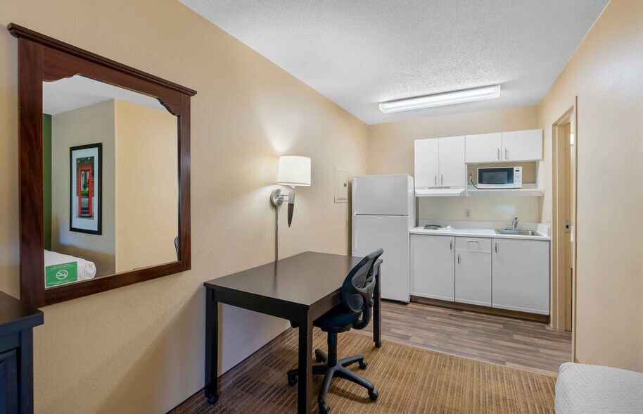Building Photo - Furnished Studio-Virginia Beach - Independ...