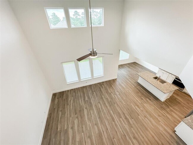 Building Photo - 15216 Tattle Crk Ln