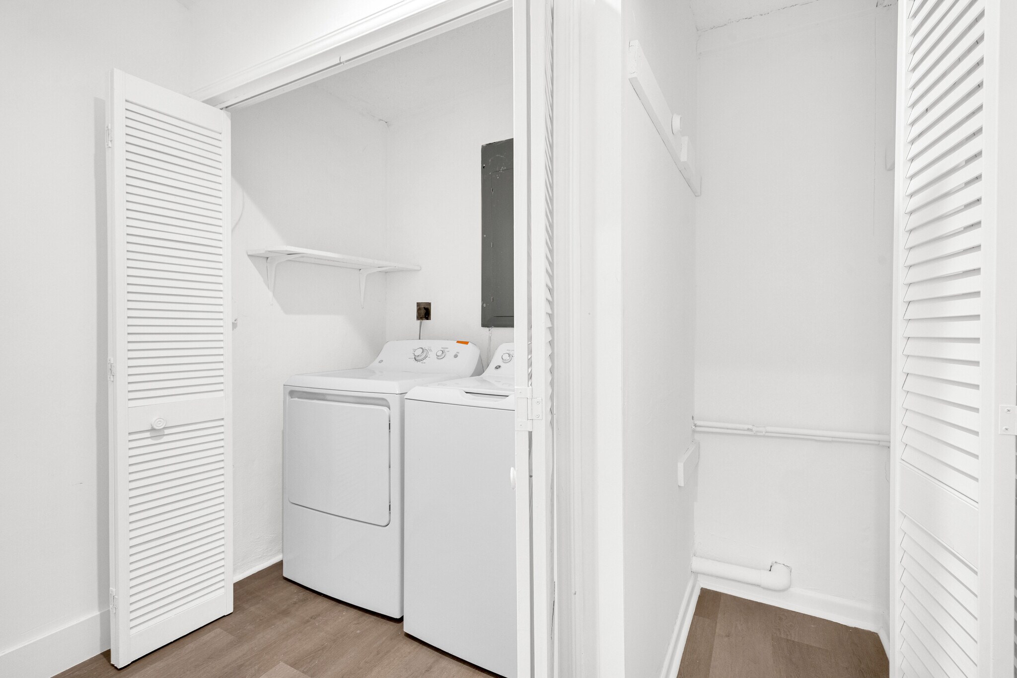 Building Photo - 4701 SW 104th Ct