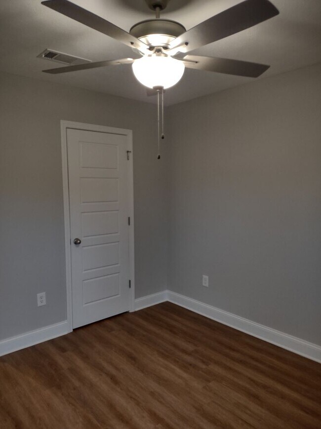 Building Photo - JUST REDUCED!! PLUS..***Move in Special..1...