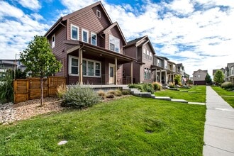 Building Photo - Gorgeous 4 Bed, 3.5 Bath Home in North West Denver
