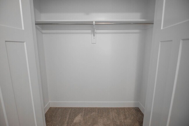 Building Photo - Beautiful 4 Bedroom Townhome in Saratoga Springs!