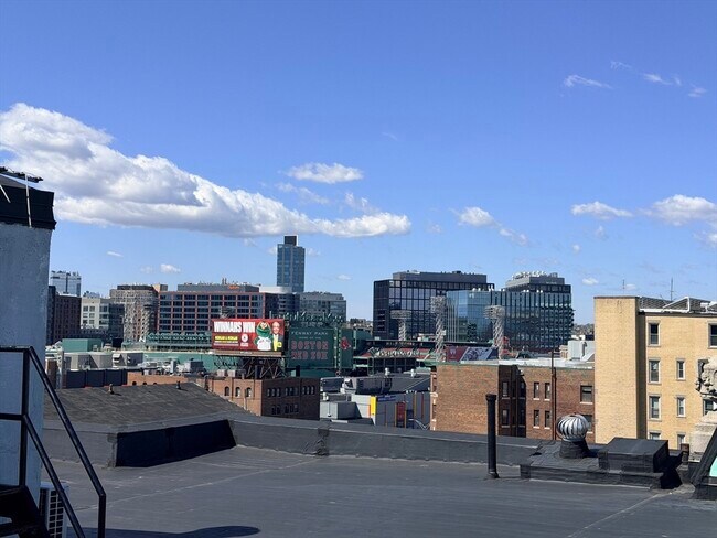 Building Photo - 464 Commonwealth Ave