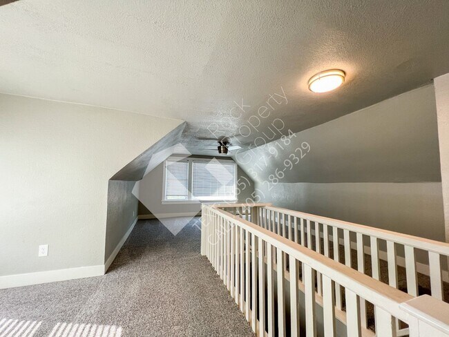 Building Photo - Must See 3 Bedroom/3 Bathroom Home near Edgemere Park