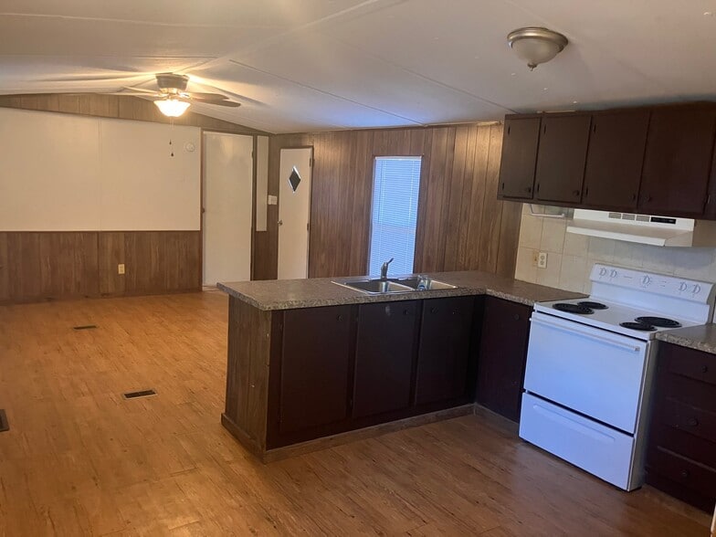 Building Photo - 5223 Statler Ave