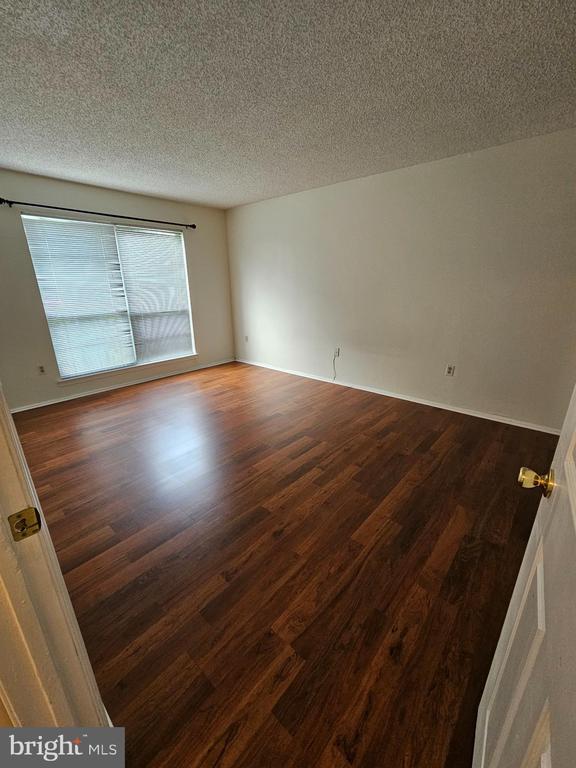 Building Photo - 98 Versailles Ct