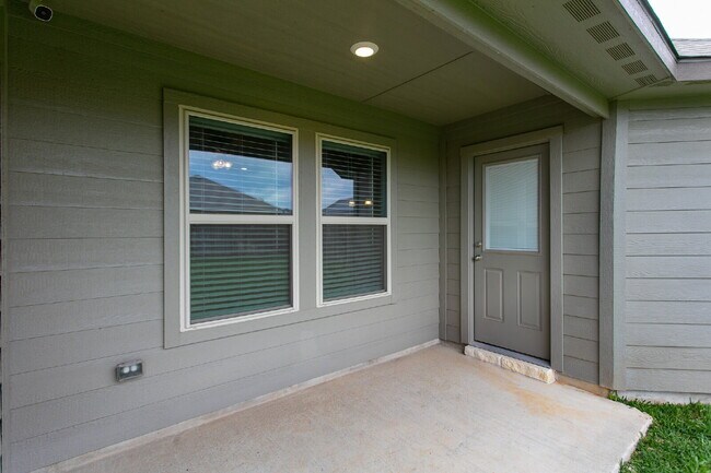 Building Photo - "Charming 3-Bed, 2-Bath Home in Bryan, TX!"