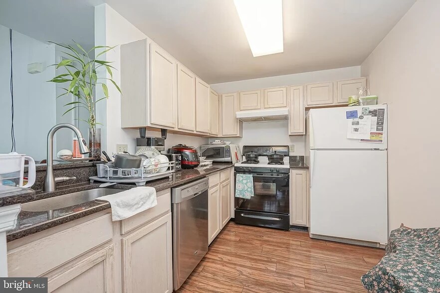 Building Photo - 2408 Rabbit Run Rd