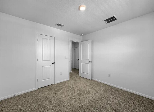 Building Photo - 1941 Crowned Eagle Pass