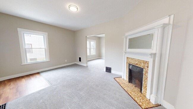 Building Photo - Madison/West Blvd neighborhood: 3 bedroom/...