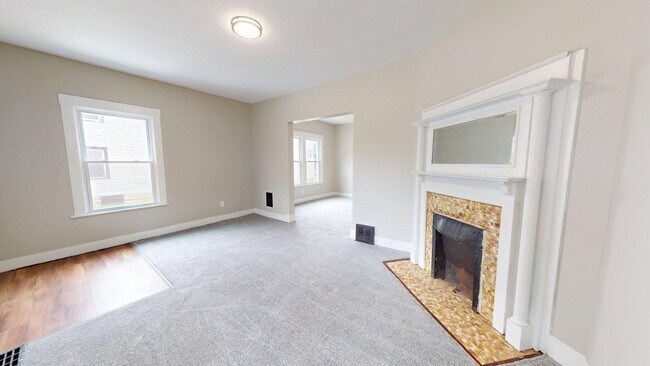Building Photo - Madison/West Blvd neighborhood: 3 bedroom/1 bath single family home.