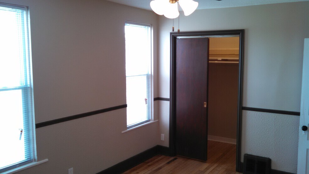 Building Photo - 2516 S Logan Ave