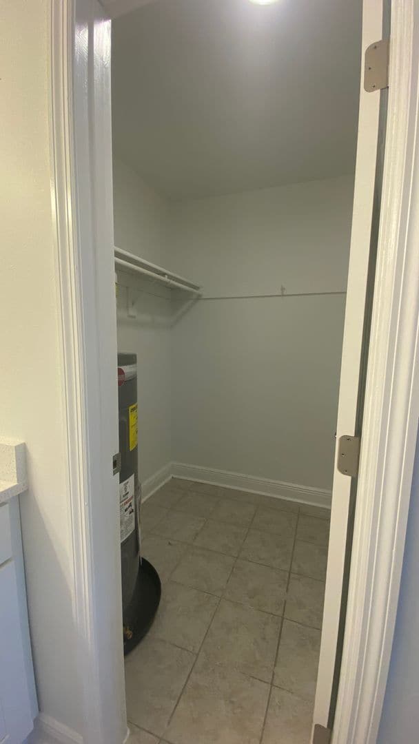 Building Photo - Fully Remodeled 2/2 Villa, Stainless, Granite Fully Tiled! WIFI Included!