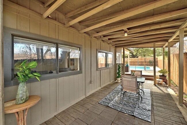 Building Photo - 7210 Towering Oaks Dr