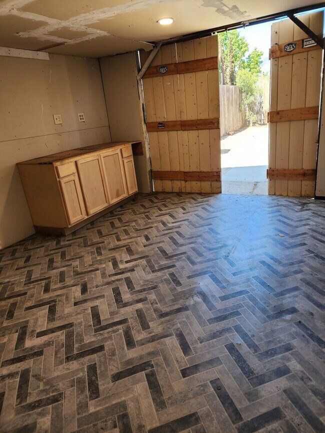 Building Photo - 4475